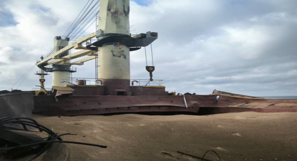 russian missile hit the Aya MV as it transited from Odesa to Egypt / Photo credit: Volodymyr Zelenskyy