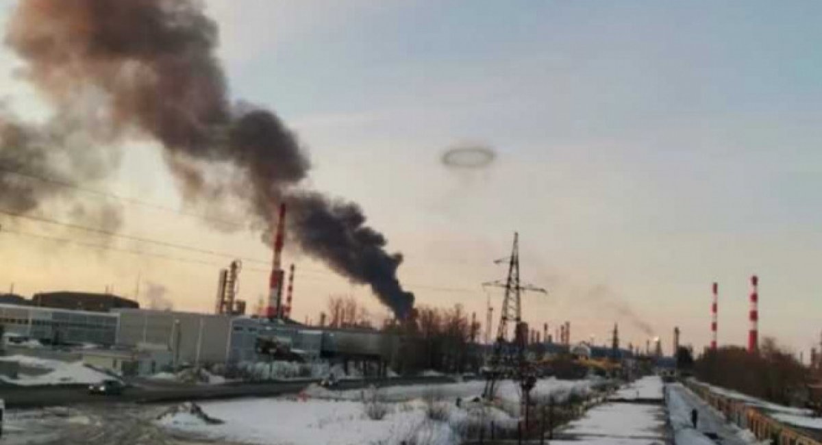Ukrainian Drone Strike Forces Shutdown of russia's Novorossiysk Oil Exports
