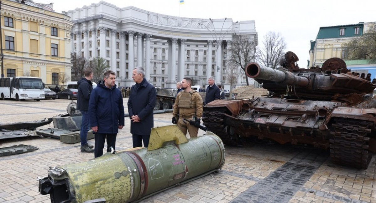 NATO Secretary General Jens Stoltenberg inspected an exhibition of captured Russian equipment in Kyiv, April 20, 2023 / Photo credit: NATO Press Office