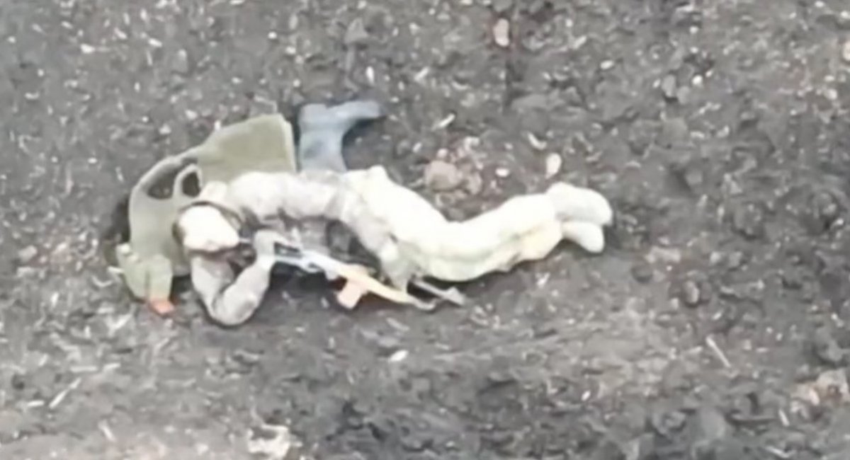 The russian serviceman killing himself / screenshot from video 