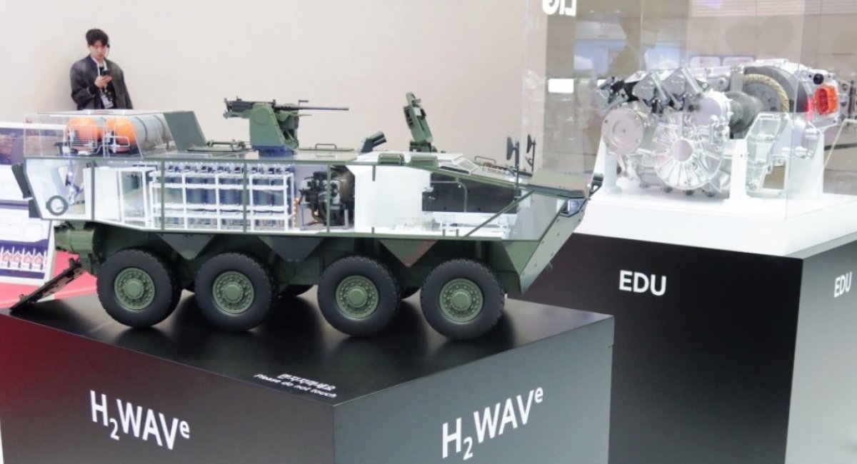 Scale model of the H2 WAVe amphibious APC on display at ADEX 2025 / Photo credit: European Defence Review