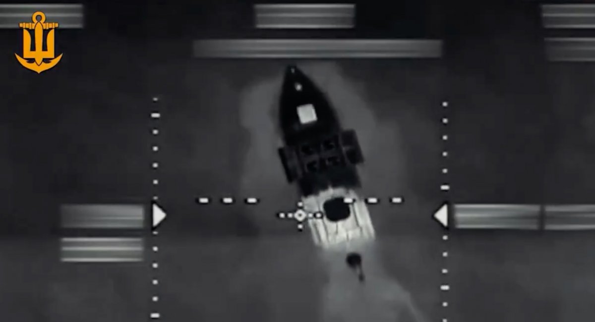 Ukrainian naval drones deliver a devastating blow to russian Strela-10 and Osa-AKM systems / screenshot from video 