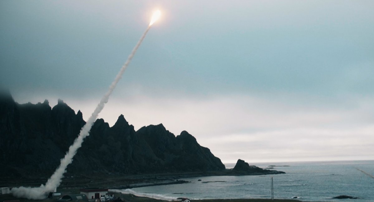 Test launch of GLSDB missile to M270 and M142 HIMARS in Norway, 2019 / Open source photo