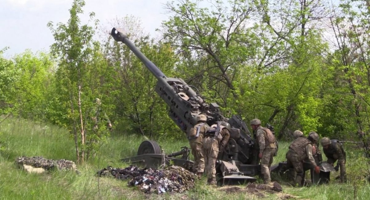 Ukrainian artillerymen firing an M777 howitzer / Photo credit: Ministry of Defense of Ukraine