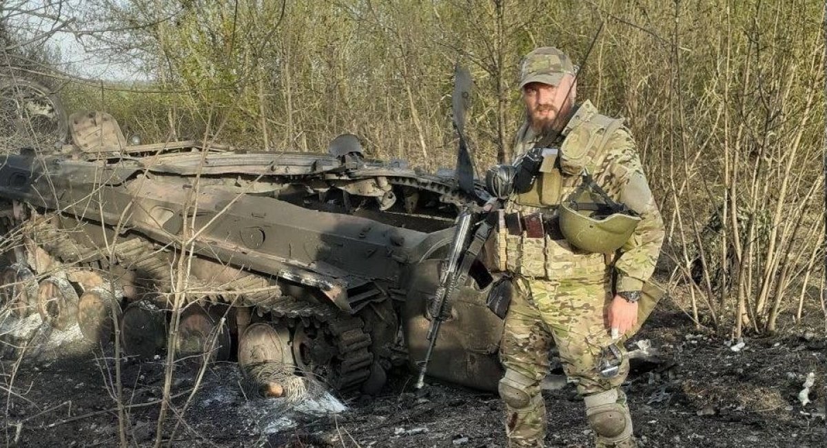 A russian BMP-2 was destroyed by Azov SOF in the vicinity of Huliaipole in a counter attack today