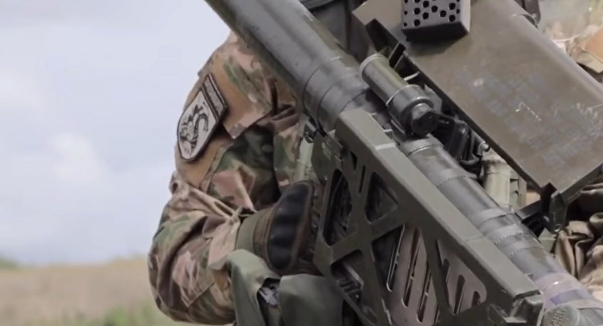 Ukrainian marine holding a FIM-92 Stinger MANPADS / Screenshot credit: Ukrainian Military TV