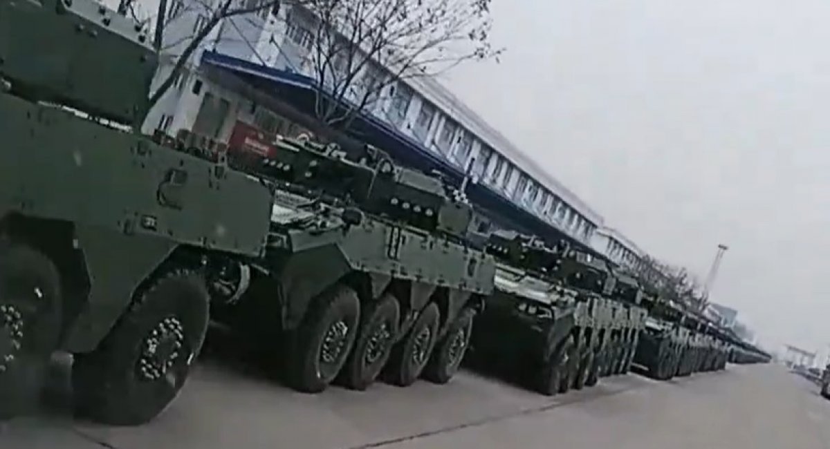 A convoy of Type 19s is being prepared for transport / Video screenshot