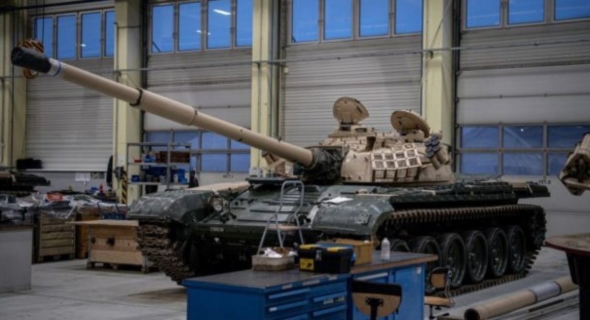 The T-72B at the Excalibur Army workshop
