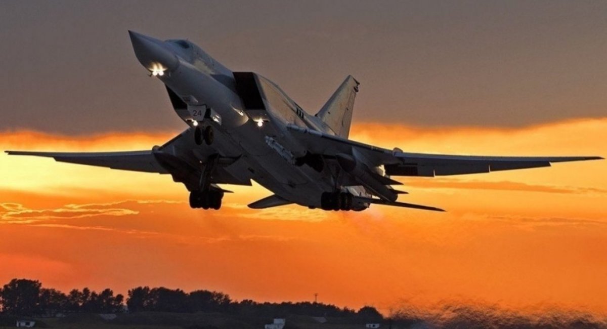 The Tu-22M3 aircraft with Kh-22 missile / open source