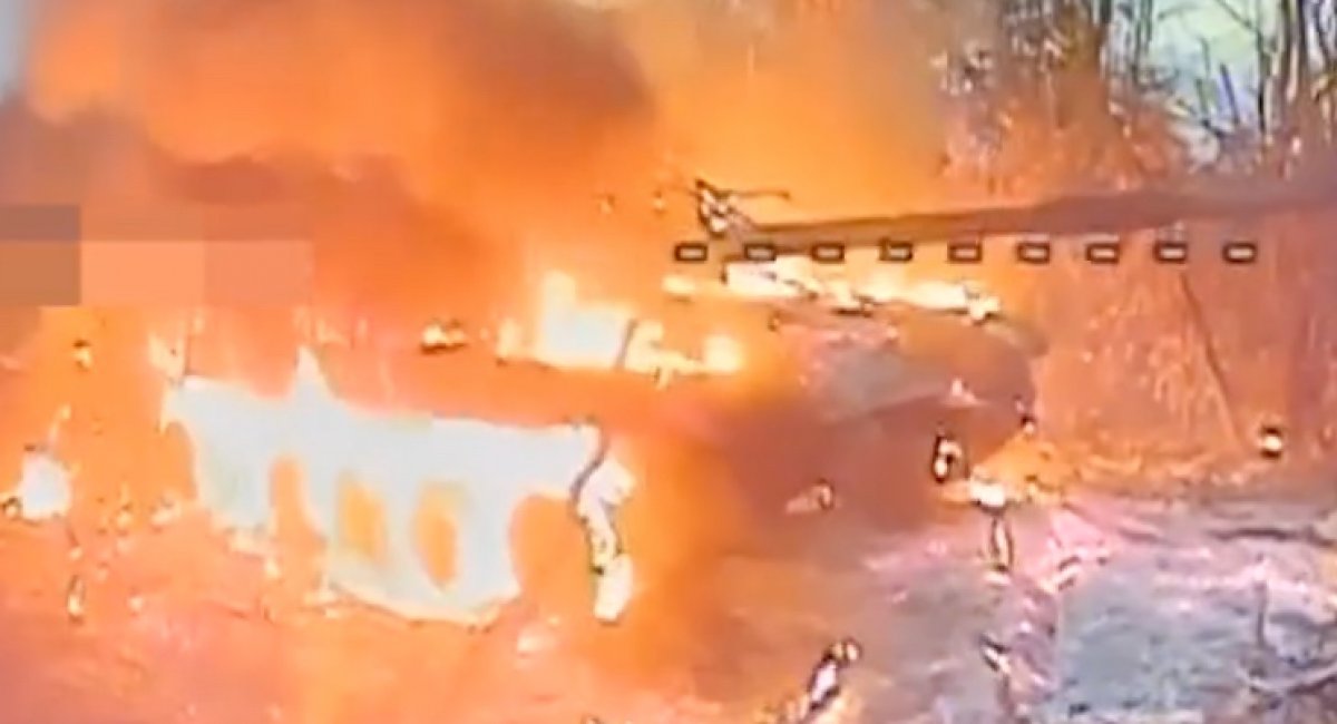 russian tank on fire / Screenshot from video 