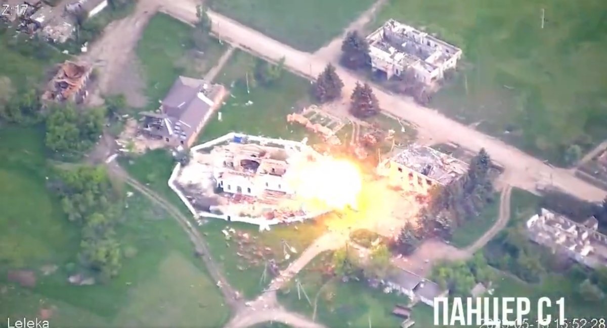 Russian Pantsir-S1 self-propelled anti-aircraft system​ on fire / screenshot from video 