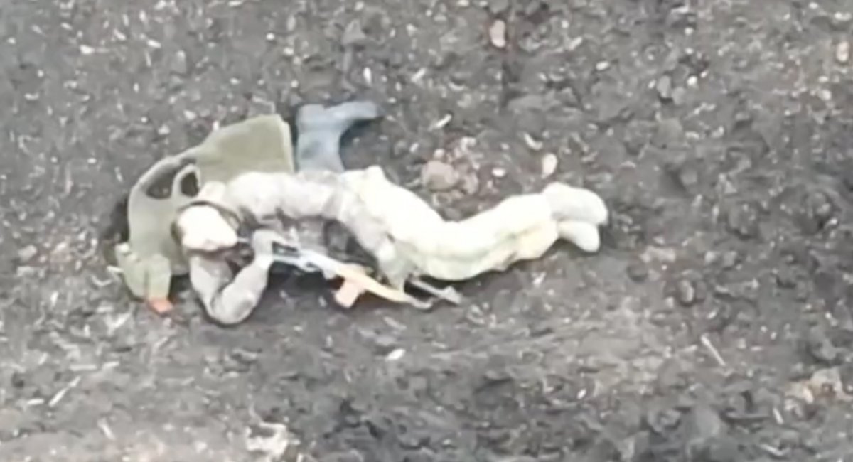 The russian serviceman killing himself in order not to be captured / screenshot from video 