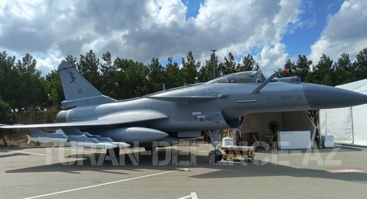 J-10CE fighter mockup at ADEX 2026 / Photo credit: TURAN-DEFENCE-AZ