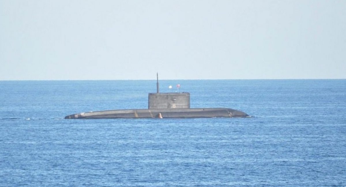 russian Novorossiysk B-261 Improved Kilo II-class diesel-electric attack submarine / Open source photo