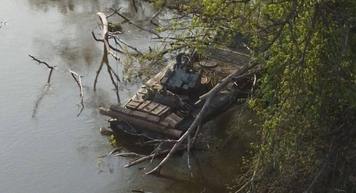 Brand new russia’s BMP-1AM Basurmanin infantry fighting vehicle find it’s the last parking in a river in Luhansk region, Ukraine