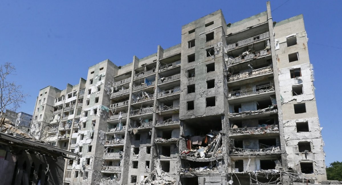 A residential building in Serhiyivka (Odesa region), which was hit by a Russian missile on Friday night, July 1, 2022.