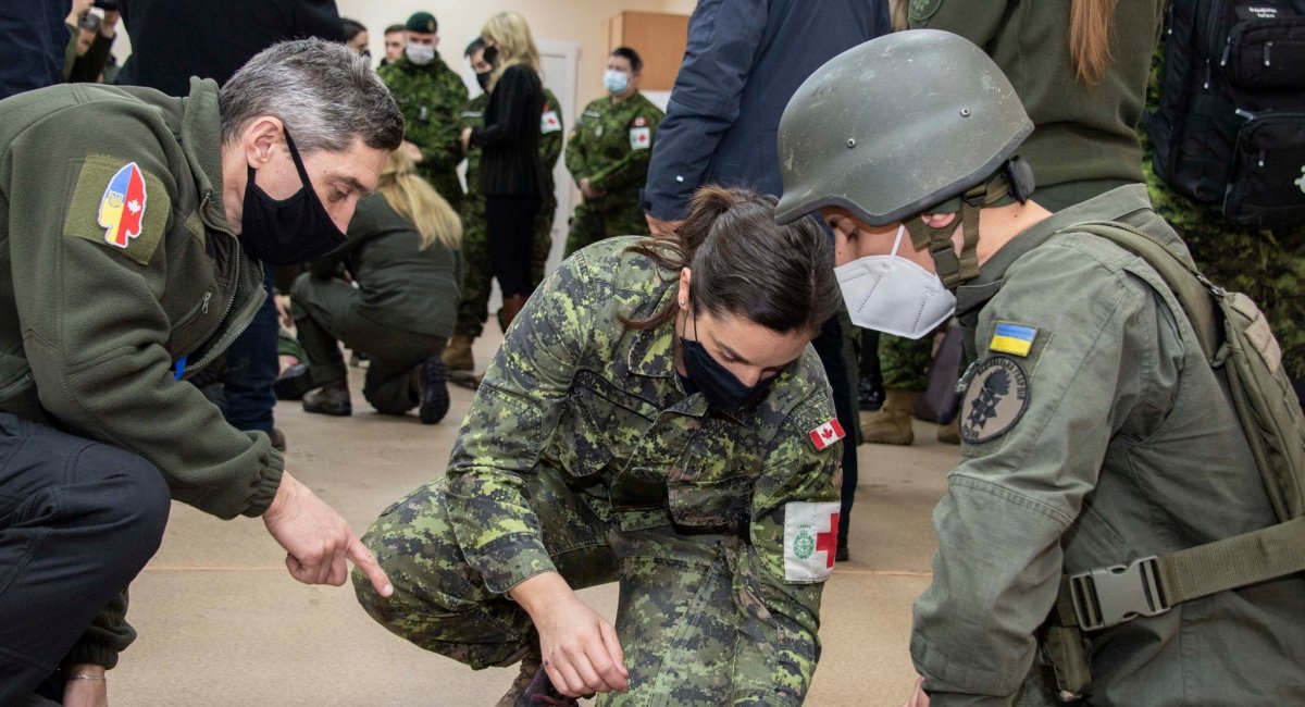 Approximately 200 Canadian Armed Forces personnel were deployed to Ukraine in June 2020 to provide tactical-level training to Ukraine's security forces / Photo credit: facebook.com/CAFinUkraine