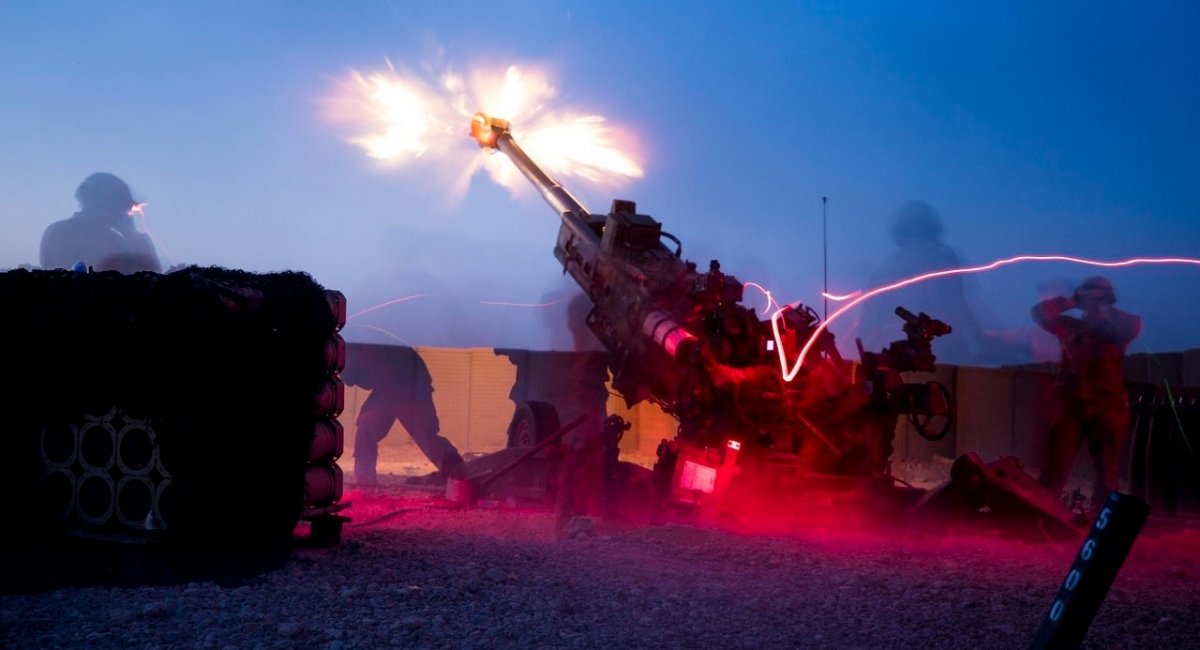 A M777 towed 155 mm Howitzer in Iraq / Photo credit: U.S. Army Reserve photo by Spc. DeAndre Pierce
