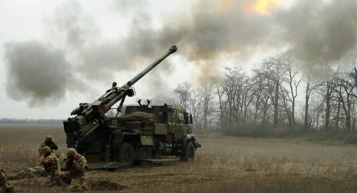 ​French CAESAR self-propelled howitzers are successfully used by defenders of Ukraine to eliminate russian invaders on Ukrainian land / Photo credit: The Armed Forces of Ukraine