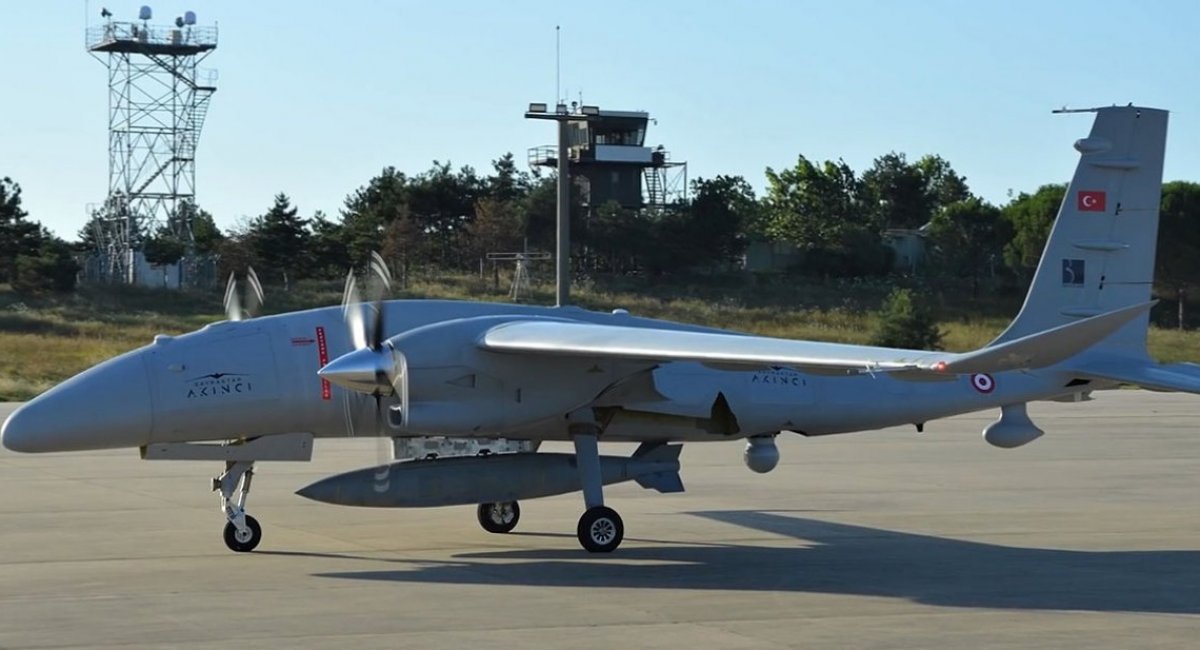 Turkish combat drone Bayraktar Akinci seen here armed with 2000 lb NEB, the new Penetrator Bomb developed by the TÜBİTAK Defence Industries Research and Development Institute (SAGE)  