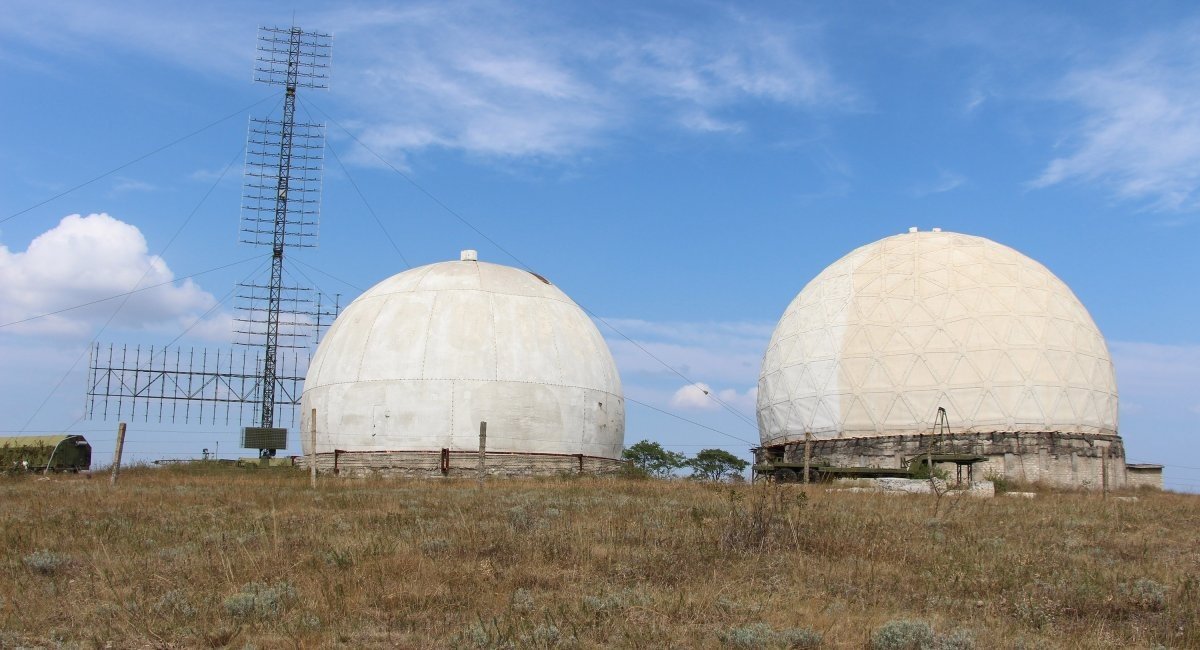 Radar complex that is referred to as a "space monitoring station" in Feodosiia / Open source photo