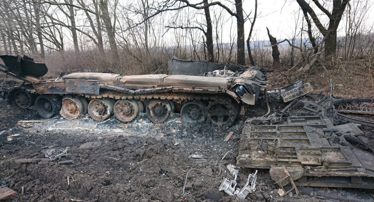 russian T-80 that was destroyed with NLAW, March 2022 / Illustrative photo from open sources