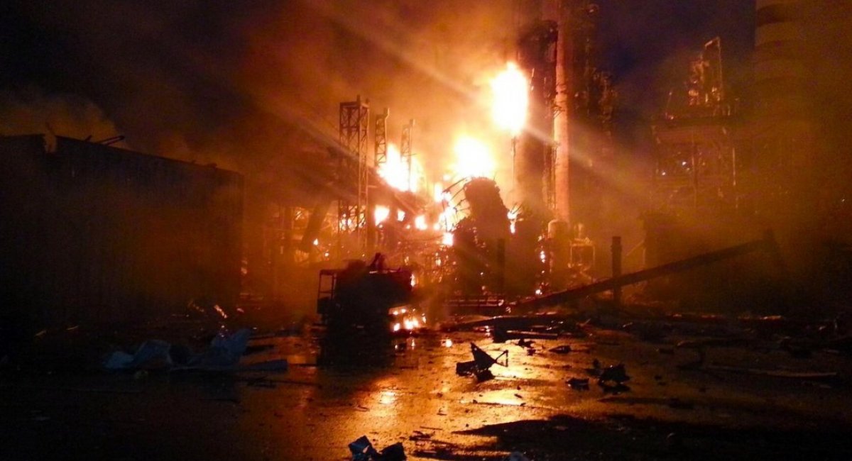 A fire at the Achinsk oil refinery in 2014
