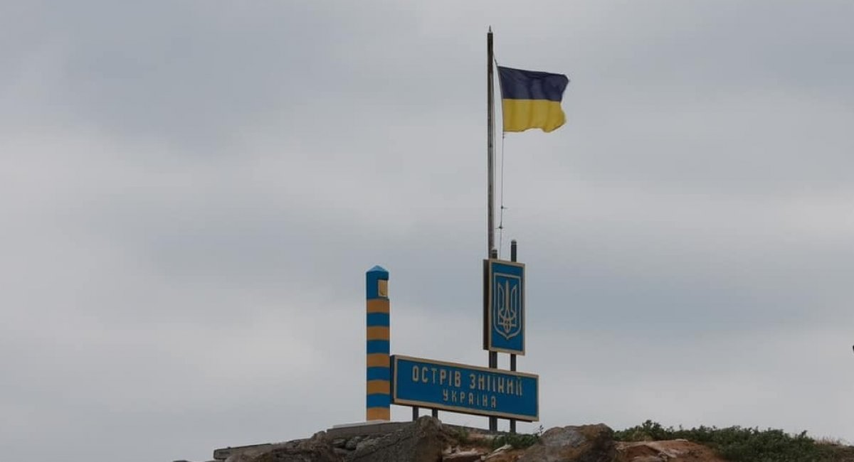 Ukrainian flag reinstalled on Snake Island