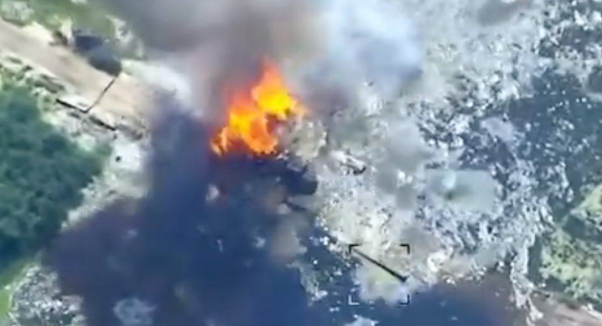 Ukrainian Shark drone exposed the convoy, and strike drones ensured its complete destruction / screenshot from video 