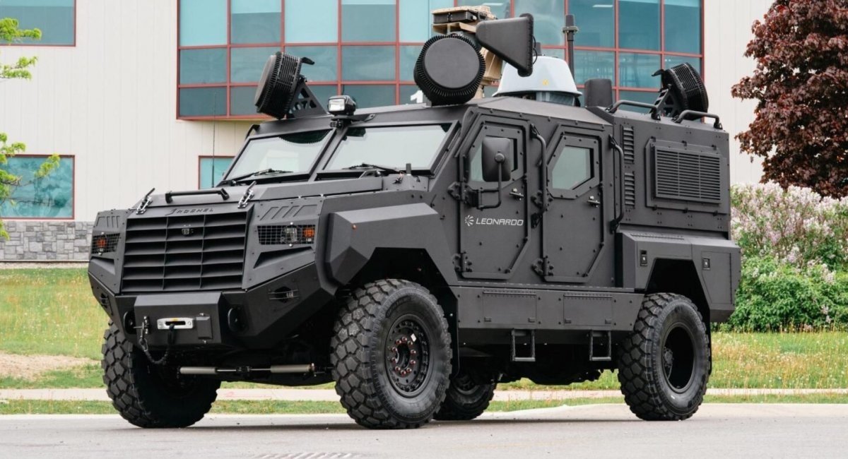 Senator Pickup MRAP vehicle with Falcon Shield anti-drone system / Photo credit: Roshel