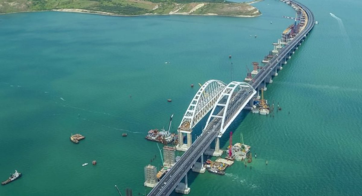 Ukrainian military consider blowing up the Crimean bridge if needed. The bridge connecting the occupied peninsula with russia has become a symbol of russian occupation / Open source photo