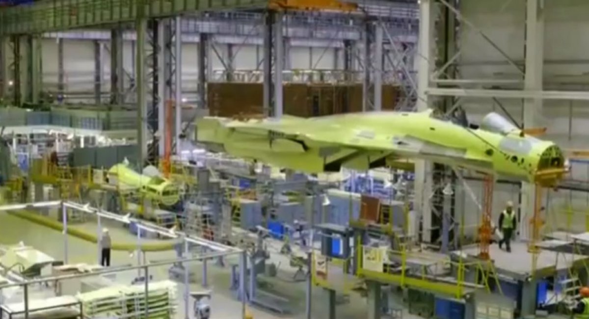 Production of Su-35 and Su-57 aircraft at the premises of KnAAZ, spring 2024 / Screenshot from a russian video clip