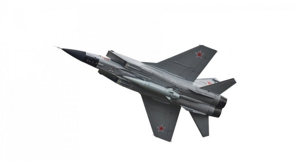 The Kh-47 Kinzhal missile mounted under the fuselage of the MiG-31K aircraft / open source 