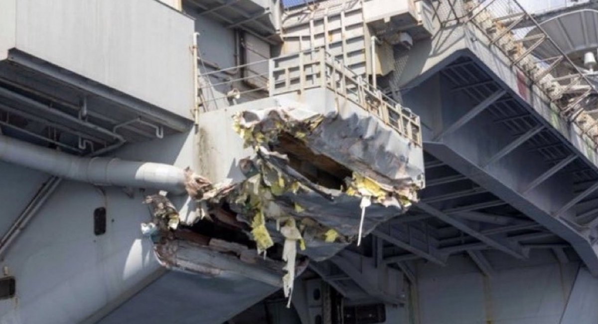 The damaged aircraft carrier USS Harry S. Truman (CVN 75) / Photo credit: U.S. Navy