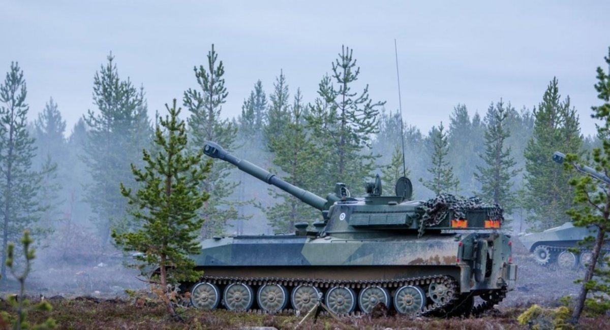 Finnish 2S1 Gvozdika self-propelled howitzers, also known as PSH 74 / Open source illustrative photo 