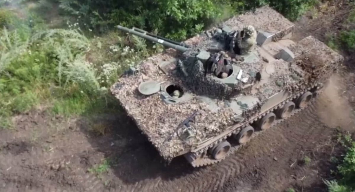 Invaders use BMD-4M to transport infantry and fire support in the field, August 2023 / freeze frame from propaganda video