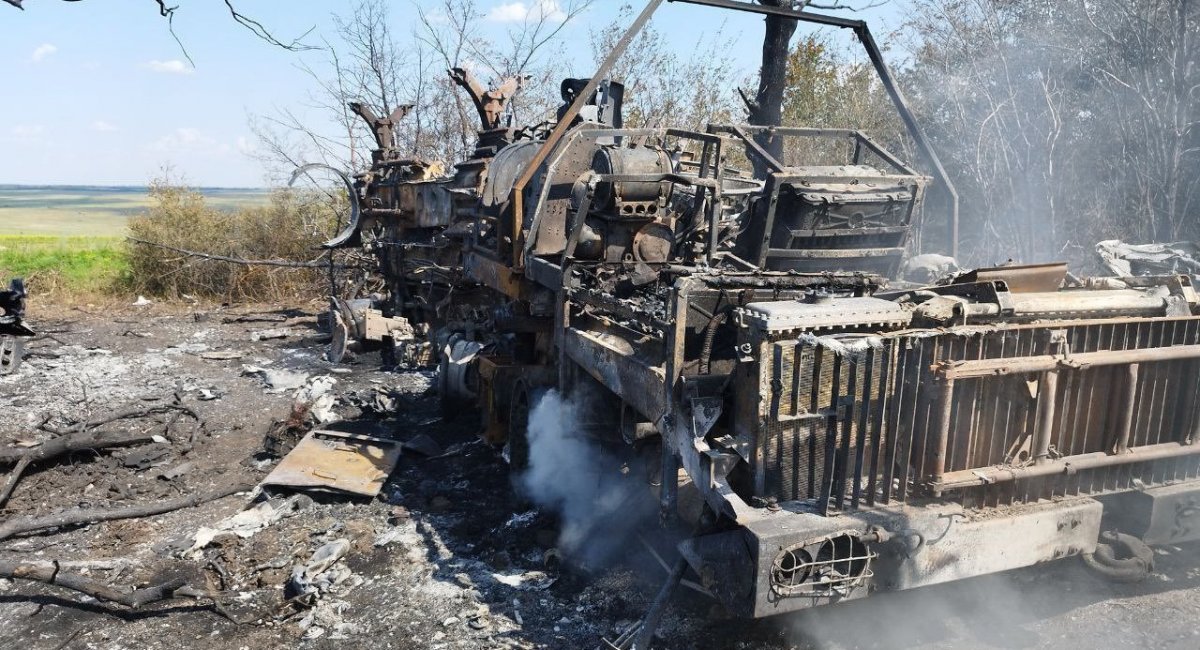 A russian S-400 system that was recently targeted by the Ukrainian army / Open source photo