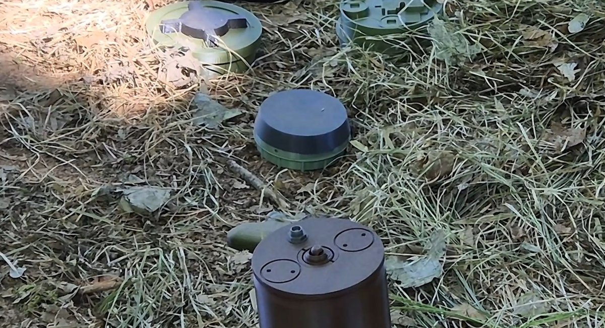 Ignoring the rules of International Humanitarian Law russian invaders mine everything: personal belongings, weapons, ammunition, wallets, children’s toys, and even the corpses of their fallen comrades