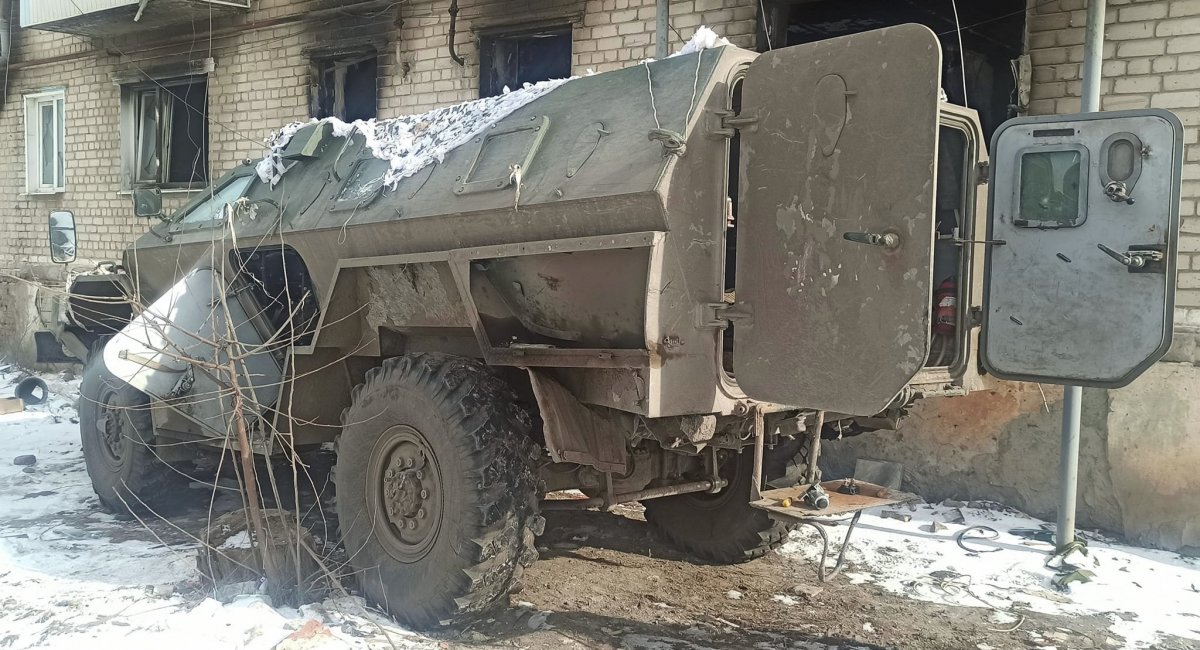 Warriors of the Armed Forces of Ukraine captured a rare Russian KAMAZ-43269 Vystrel APC in Donetsk Oblast / Photo credit: https://twitter.com/UAWeapons