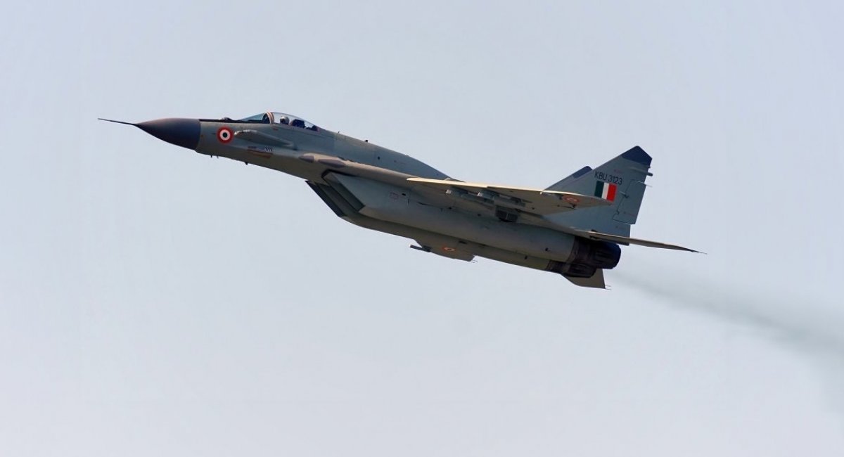 Modernized MiG-29UPG fighter of the Indian Air Force in flight / Open source photo