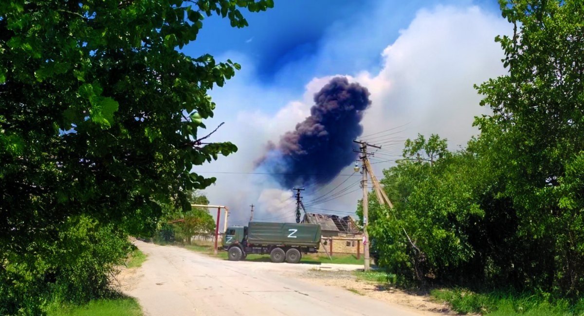 Smoke rising from the fire caused, according to russian reports, by a drone attack on military facilities near Oktiabrske, Crimea / Open source photo