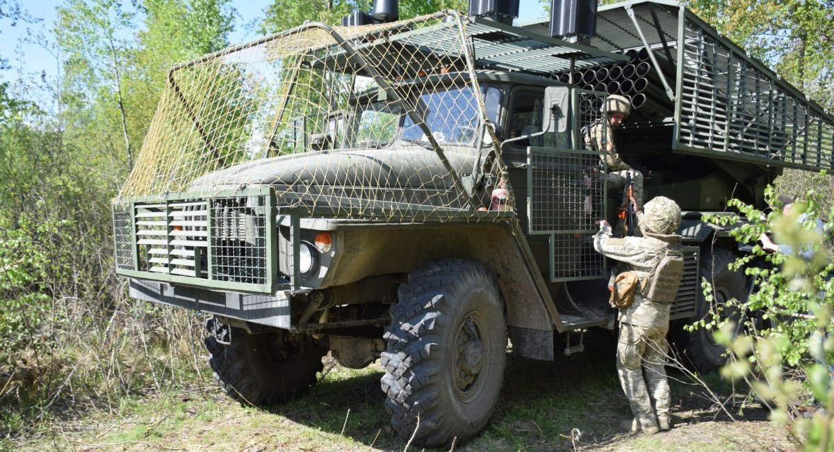 The BM-21 Grad MLRS equipped with anti-drone protection in service with the Ukrainian Armed Forces / Photo credit: the 60th Artillery Brigade