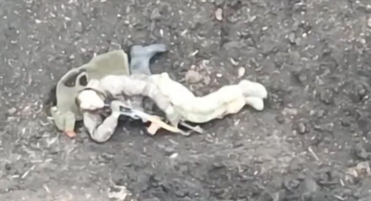 The russian serviceman killing himself / screenshot from video