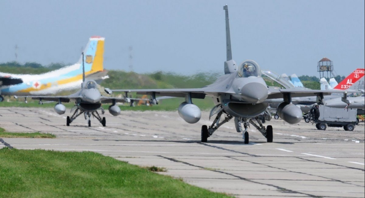 American F-16 on the joint exercises in Myrhorod in 2011 / open source  