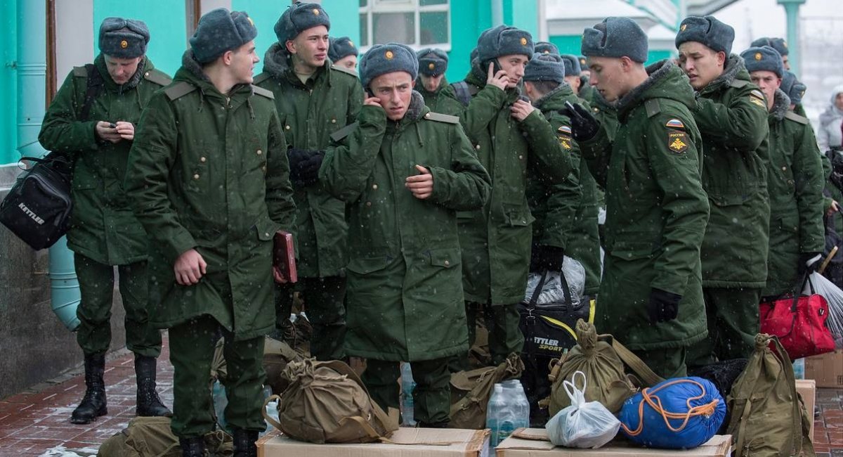 russian is trying to defeat Ukraine with swarms of unprepared, unmotivated troops / Open source illustrative photo