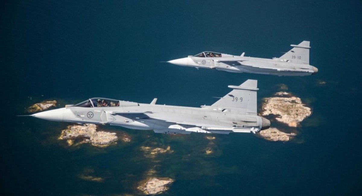 ​Ukrainian Pilots Began "Familiarization Training" on Swedish JAS 39 Gripen Fighters