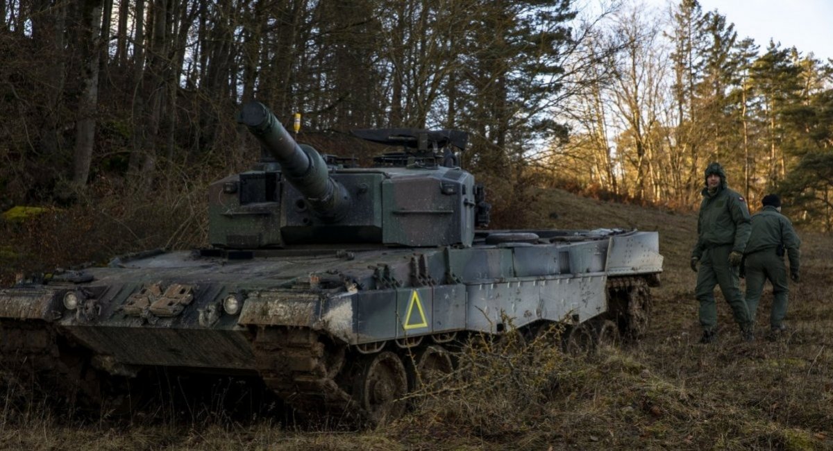 A Month to Learn to Operate the Leopard 2A4: How Ukraine’s Military Master These Tanks In Poland (Video)
