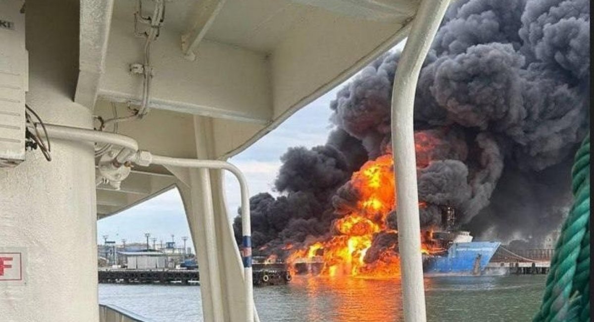 Reportedly, the Conroe Trader ferry on fire after a Ukrainian strike on August 22 / Open-source photo