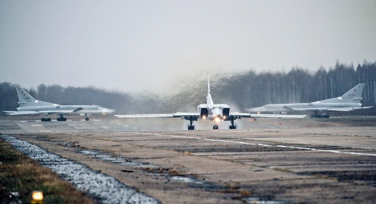 Illustrative photo: russian Tu-22M3 bombers at Shaykovka air base / Open source photo