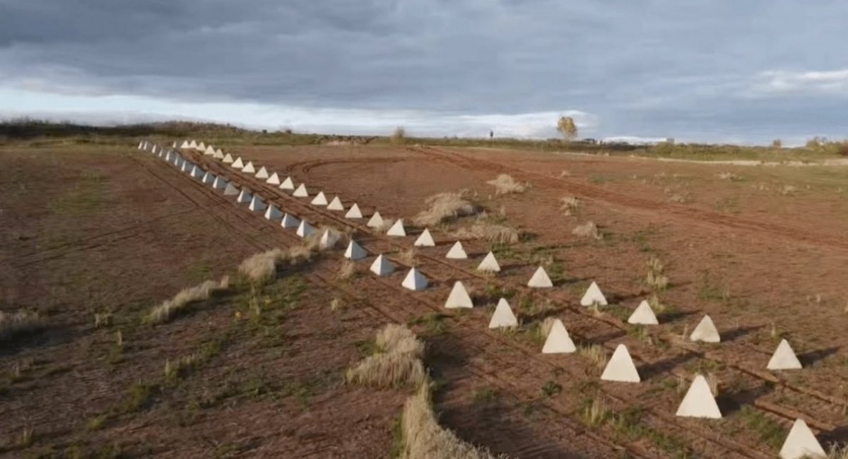 Illustrative photo of concrete pyramids fortifications in russia, also known as the "Wagner's line" / Screenshot from russian media